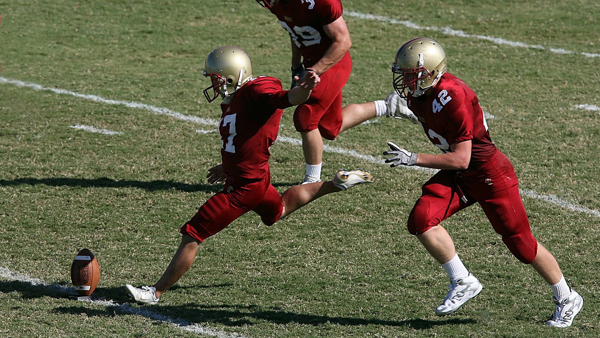 改革创新推动青少年足球场地普及，乡村振兴新引擎，推进全国青少年校园足球改革建设研究